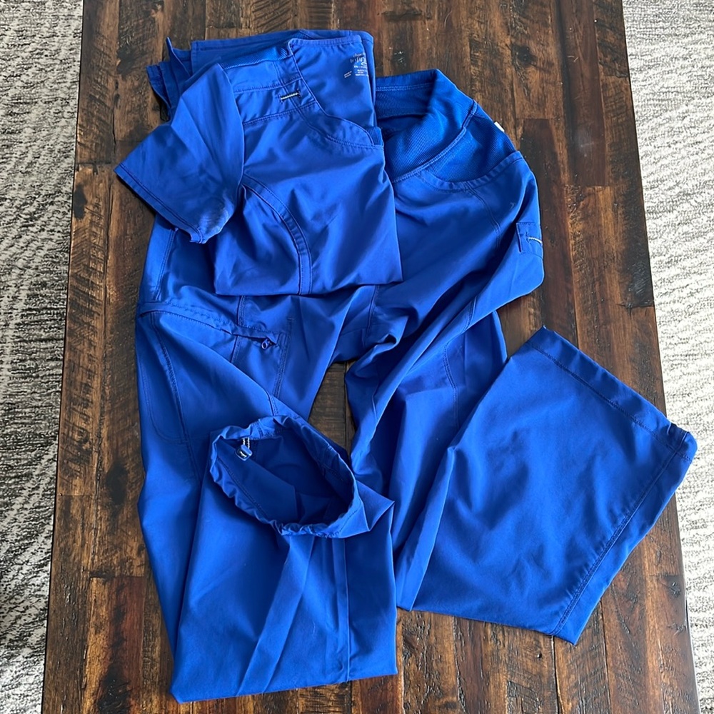 Cherokee Infinity Scrubs Set (XS / S)